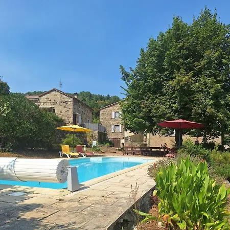 Maison En Pierre Avec Piscine Сasa de vacaciones *