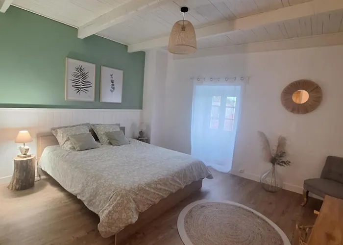Vakantiehuis Maison En Pierre Avec Piscine Ribes